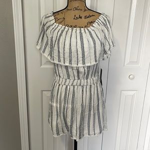 BNWT Lulu’s White and Navy Print Romper